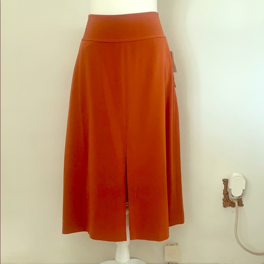 Vented midi skirt